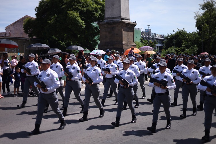 SE MUESTRAN. En el acto participaron elementos de las fuerzas armadas y civiles. (Foto: Michelle Vázquez) 